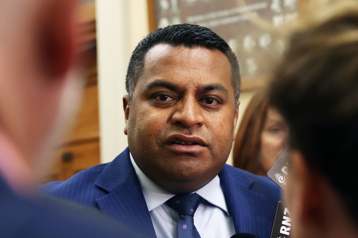 Temporary visa holders can return