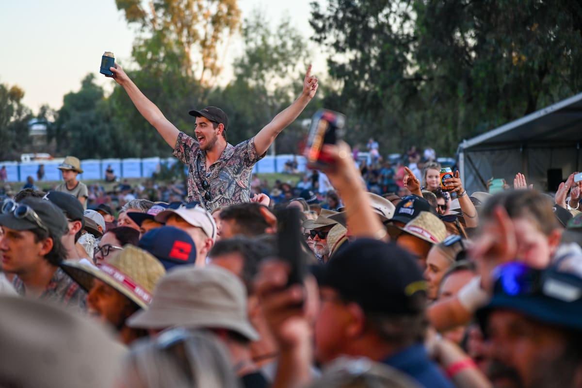 Gallery Red Hot Summer Tour rocks Mildura