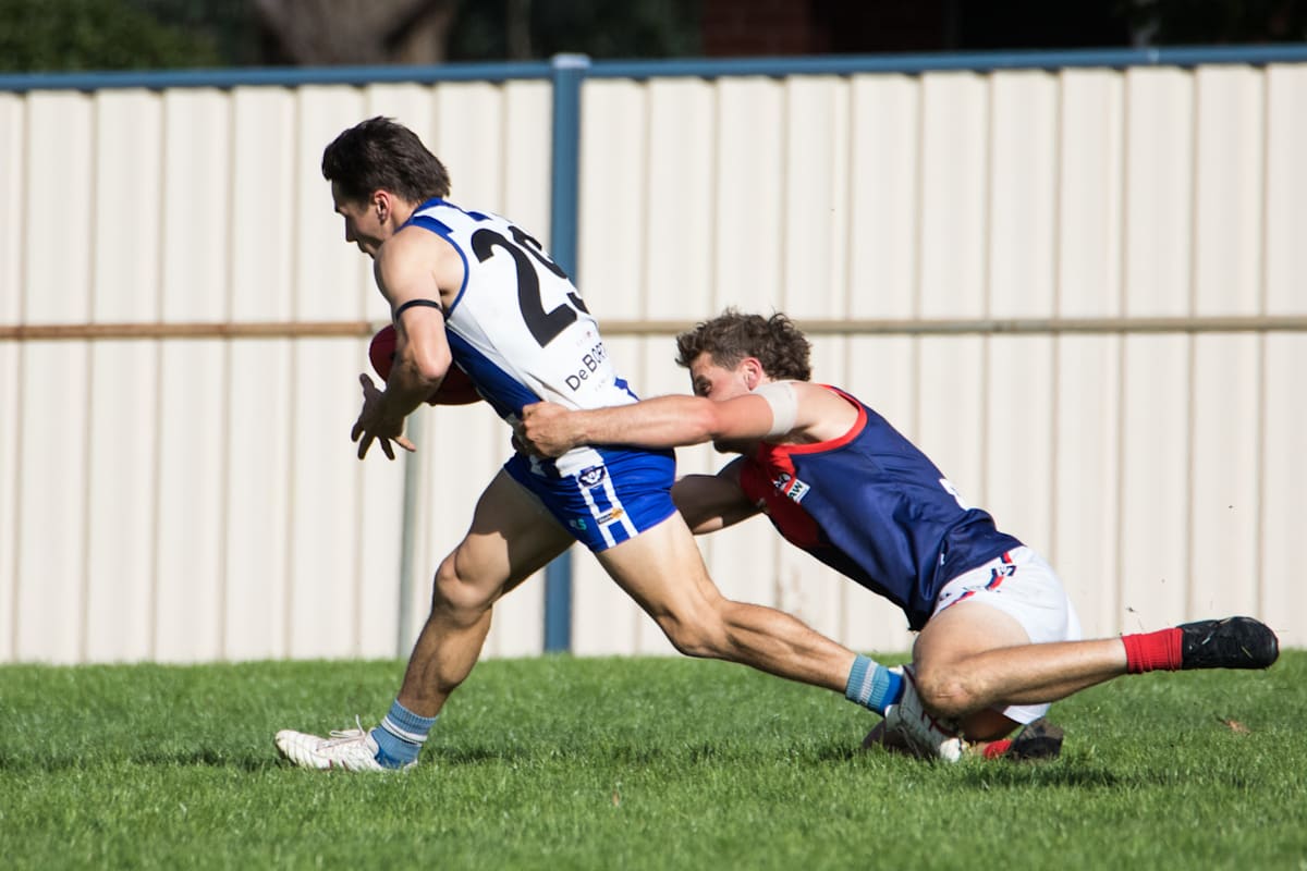 Brave Roos hold off Hoppers