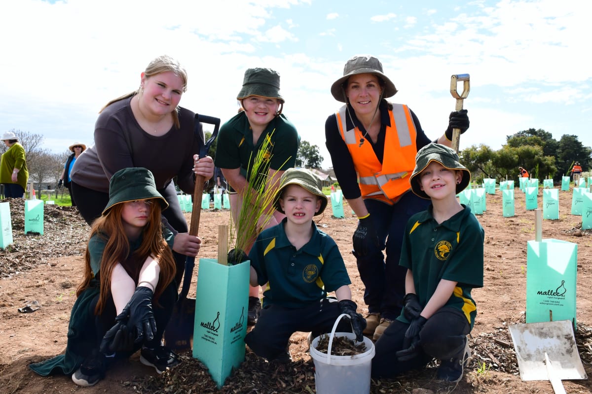 Local schools create green thumbs for Queen’s Jubilee