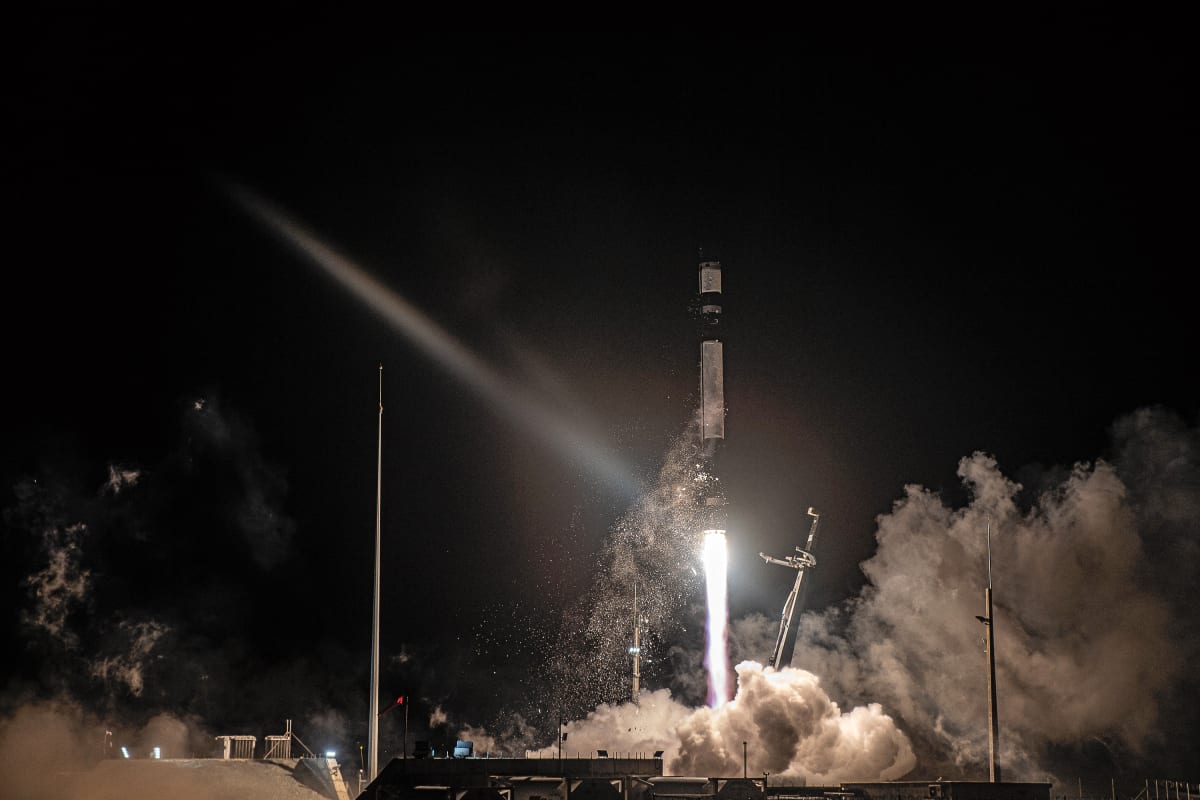 Запуск ракеты в космос. Старлайнер космический корабль. Космические запуски 2024 в мире. Космические запуски 2024 в мире. Запуск спутника 1.