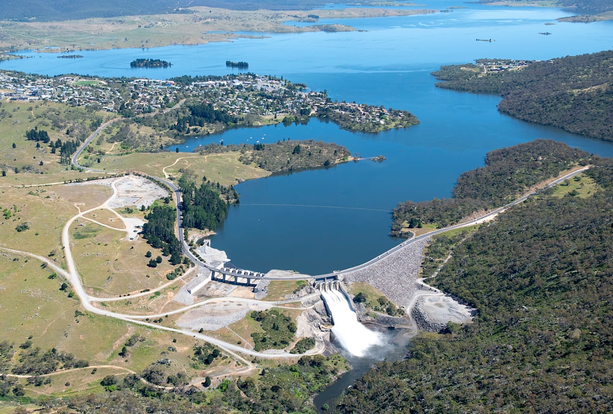 Lake Jindabyne water releases to Snowy River