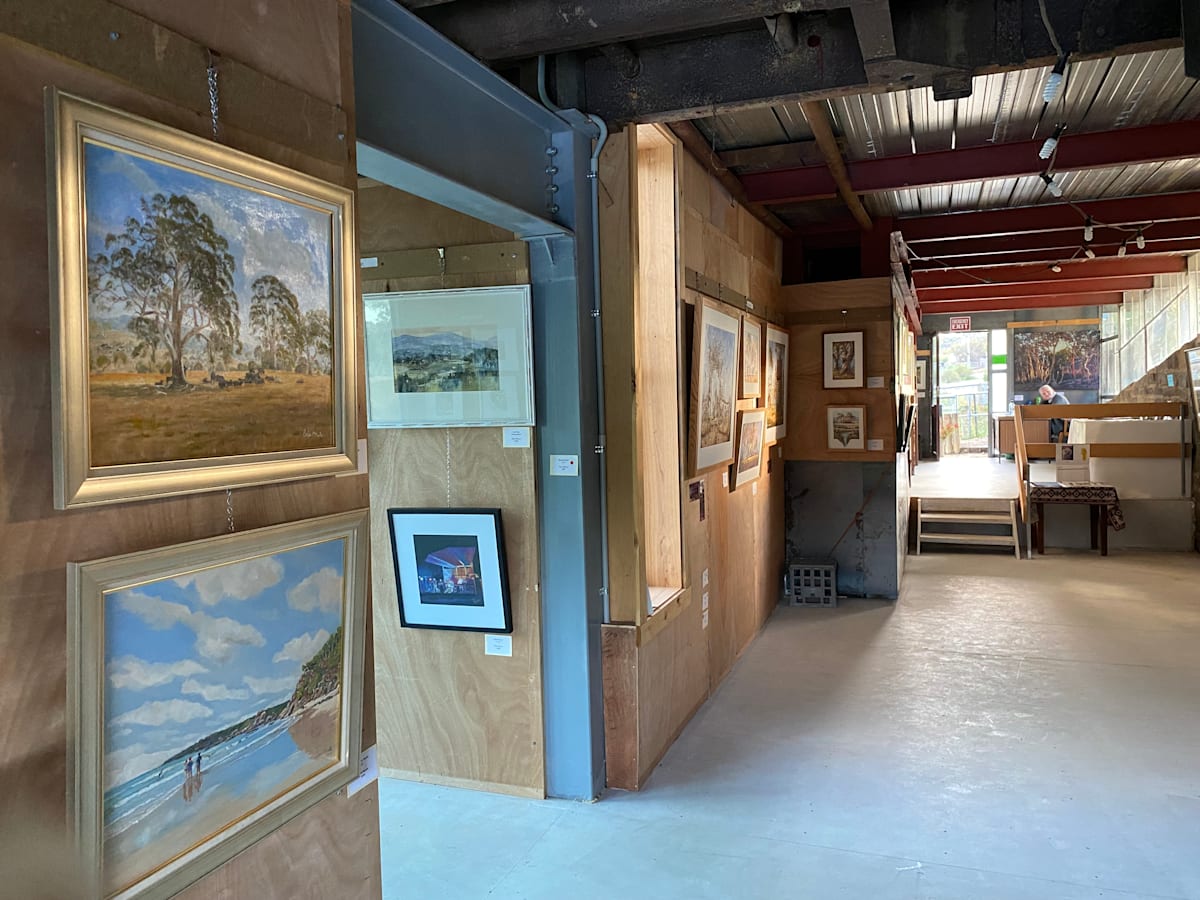 Hoppers Glass Studio and Gallery