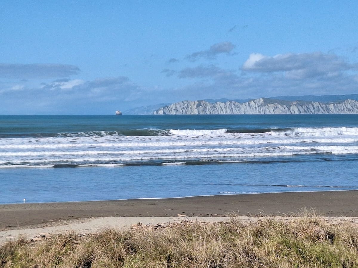 Surf lifeguards at Midway carried out two rescues over the weekend after swimmers were caught in rips outside the flagged area. Dawson Building Midway Club manager Gina Carroll said there were strong rips along the town beaches over the weekend...