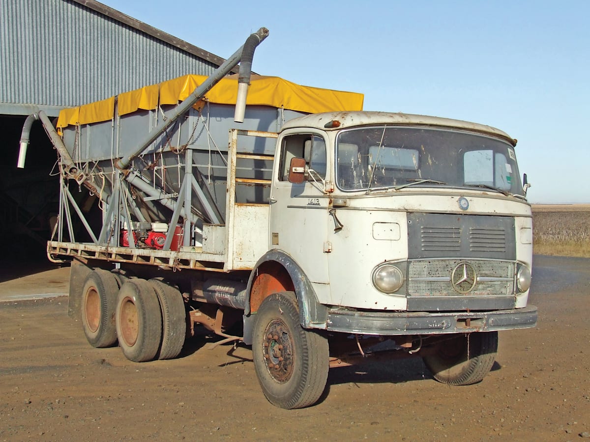 Mercedes Benz LP1413