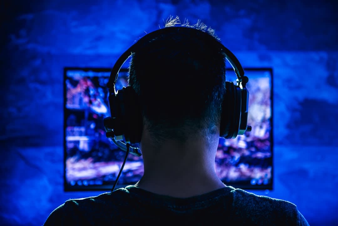 How To Play Online Gaming - FreakSense