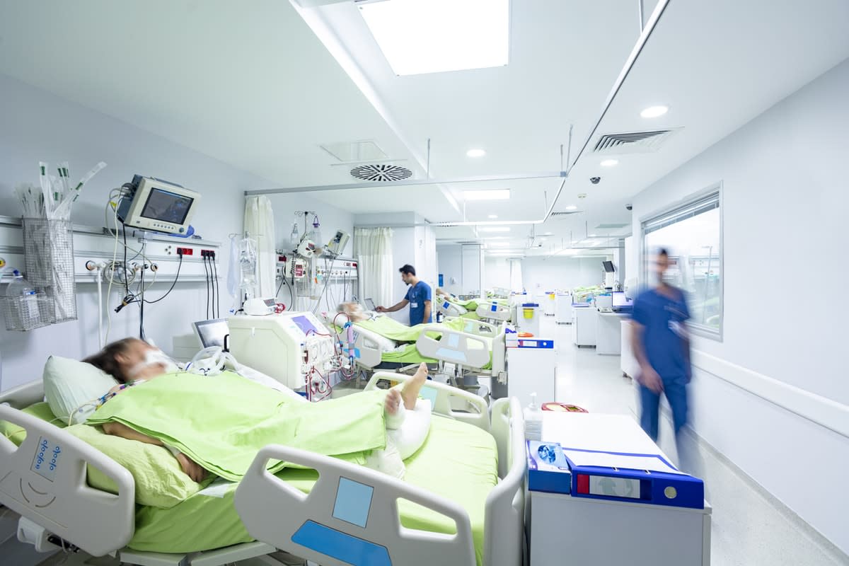 Picture of patients in a hospital intensive care unit