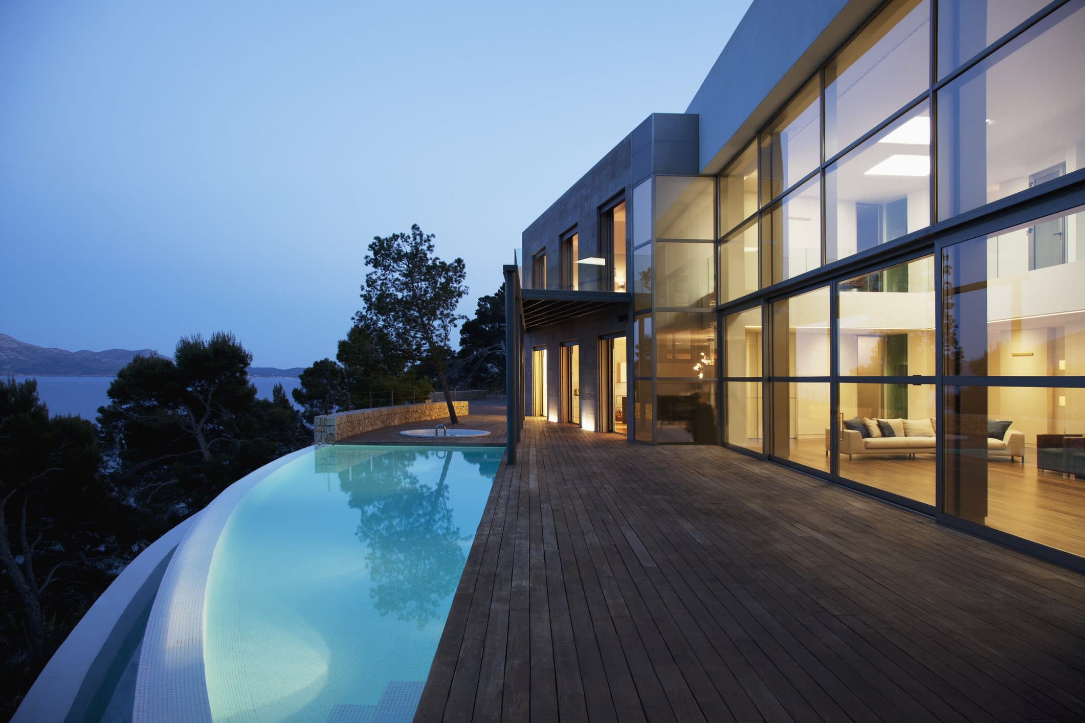 modern_house_pool-min