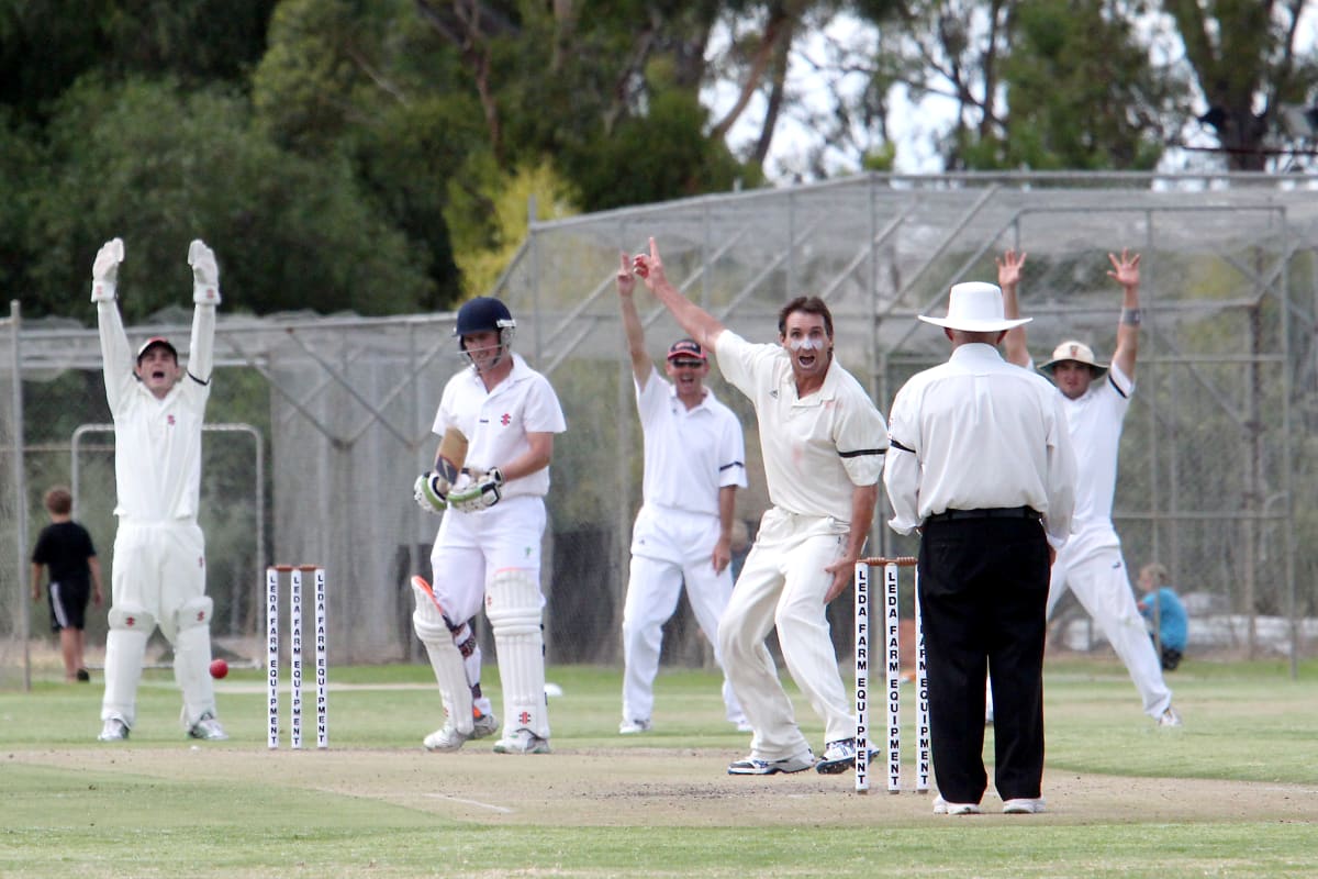 Mathew Walder – Merbein South Premierships 2008/09 2009/10 Statistics (2007/08-20013/14) 208 wickets at 12.1 405 runs at 13.1
