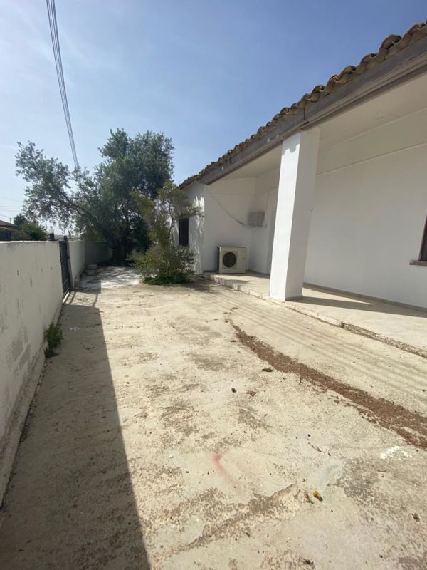 Balıkesir Bölgesinde Satılık Tadilatlı , Geniş Bahçeli Müstakil Ev