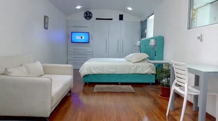 INTIMATE & COMPLETE STUD IN ANZURES