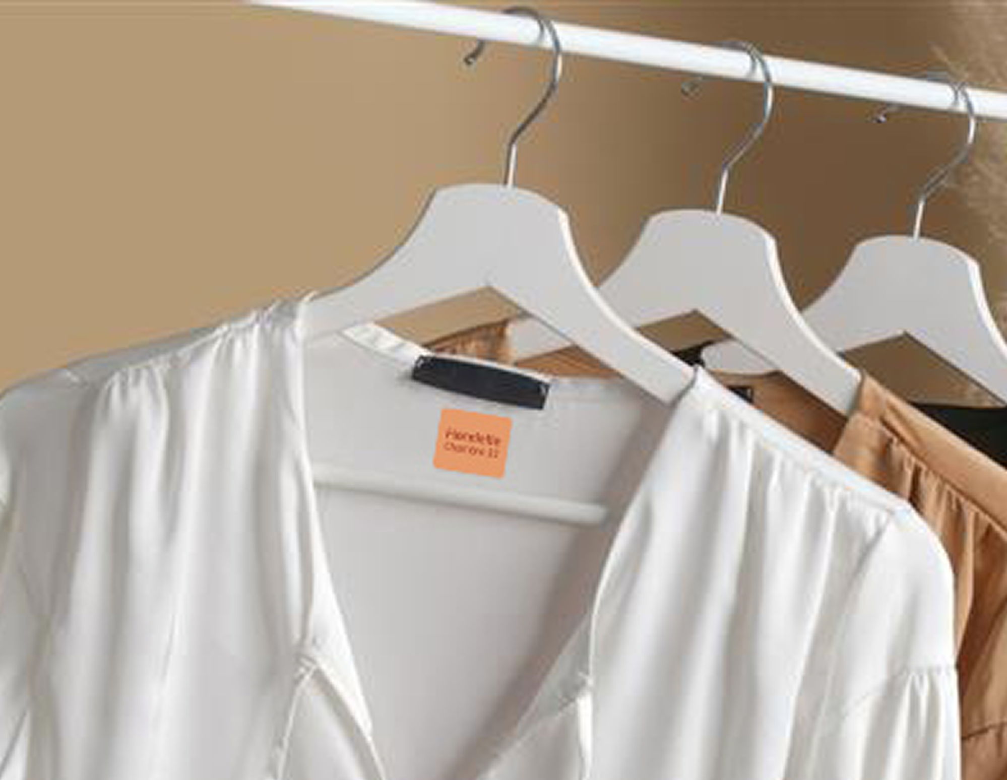 Stick-on fabric clothing labels for nursing homes – Colle à moi