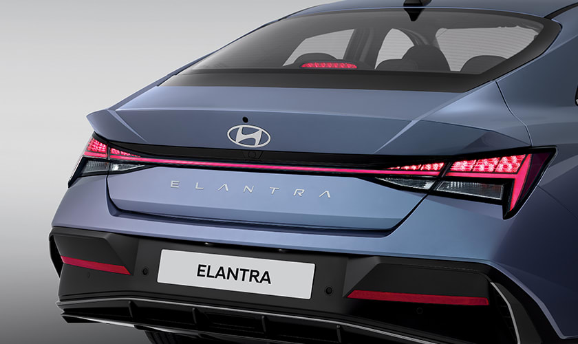 אורות בלימה בELANTRA Hybrid