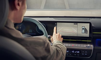 יונדאי קונה היברידית פנים הרכב