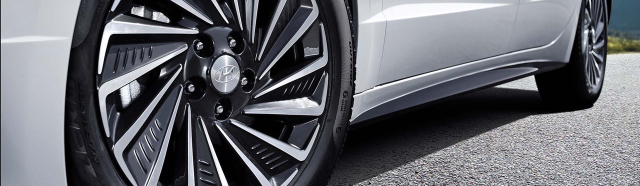 מכונית חדשה בראש אקסטרה שקט