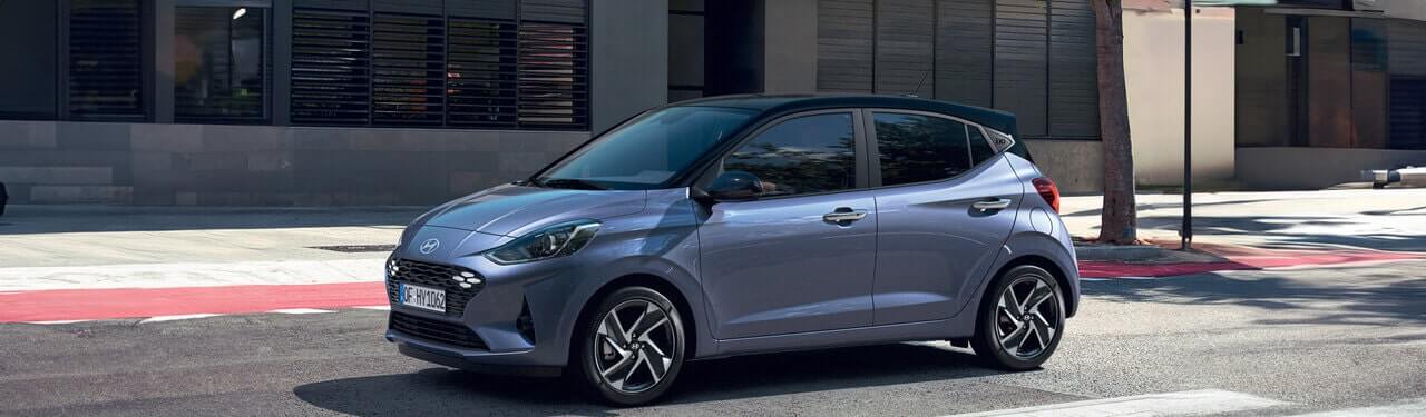 יונדאי כחולה צילום צד ימין