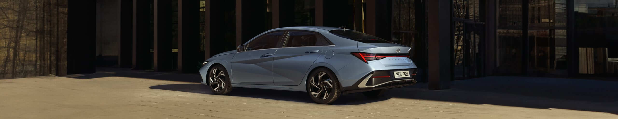 יונדאי צבע תכלת פנינה צילום צד ימין אחורה