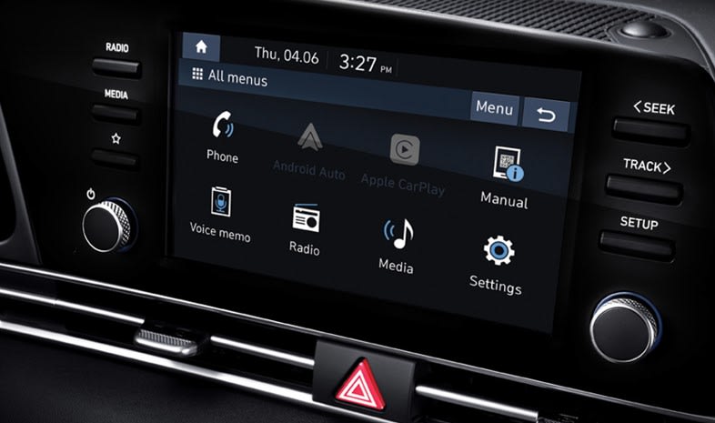 מערכת מולטימדיה ברכב צילום מקרוב