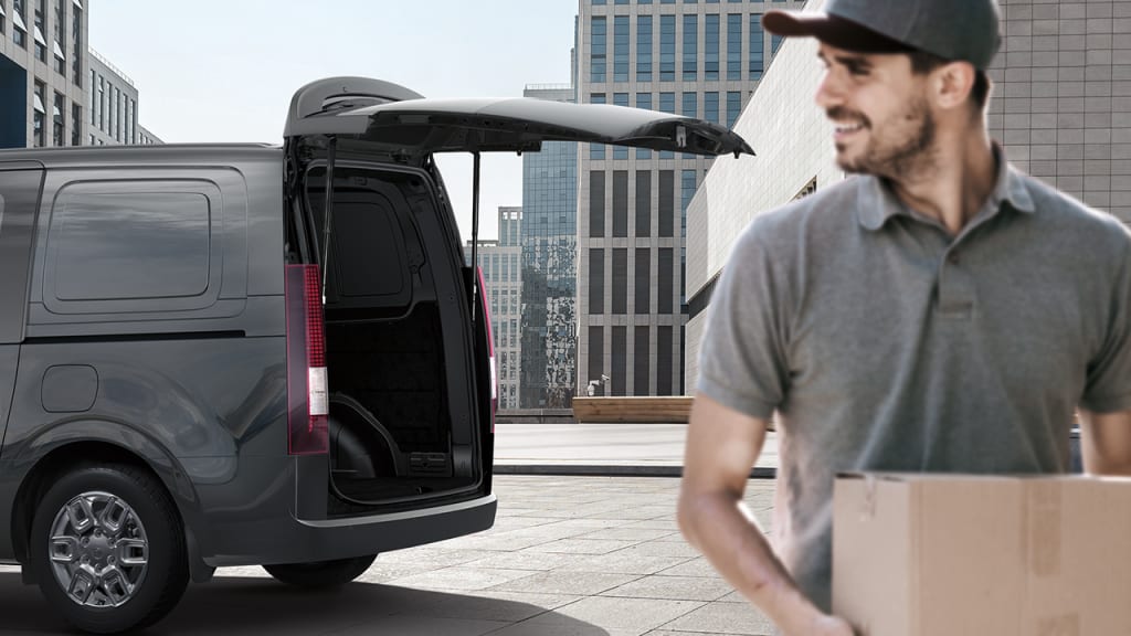 סטאריה עם תא מטען גדול פתוח