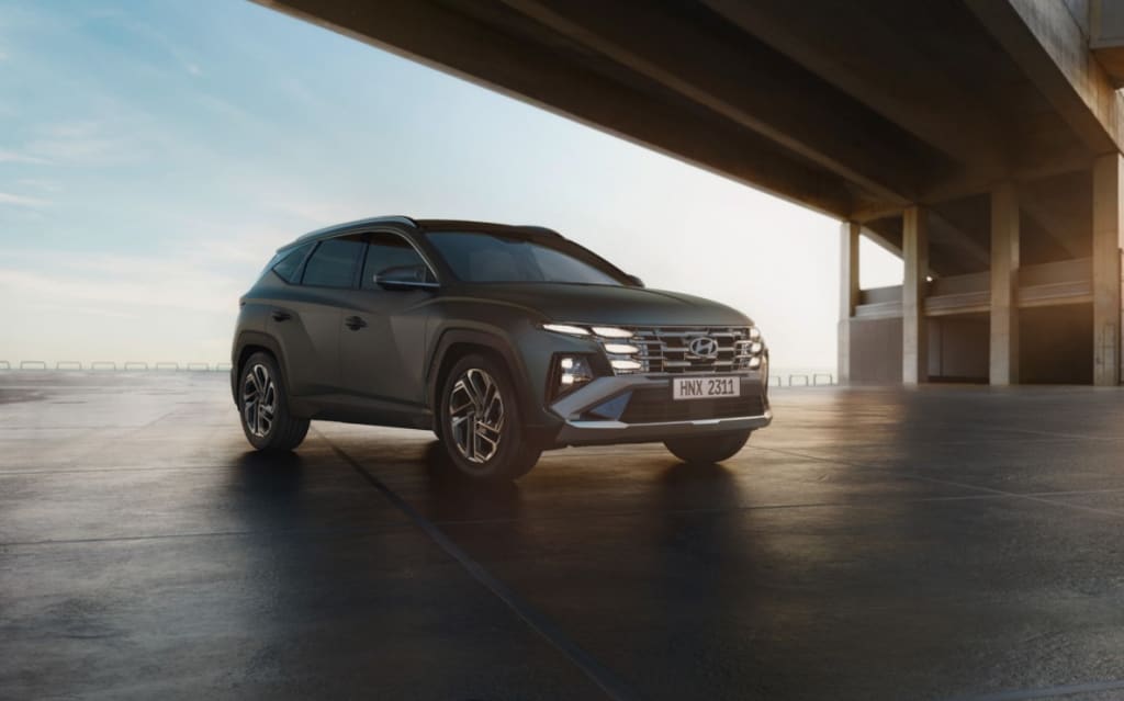 רכב יונדאי בחניון צילום מקדימה