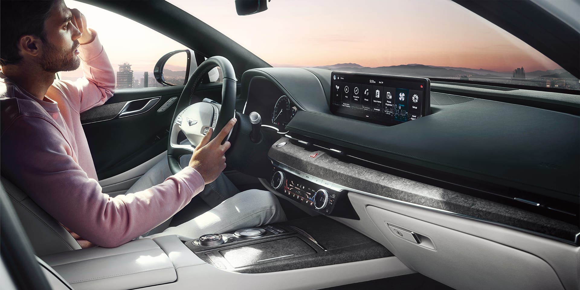 פנים הרכב של רכב יוקרה ג'נסיס