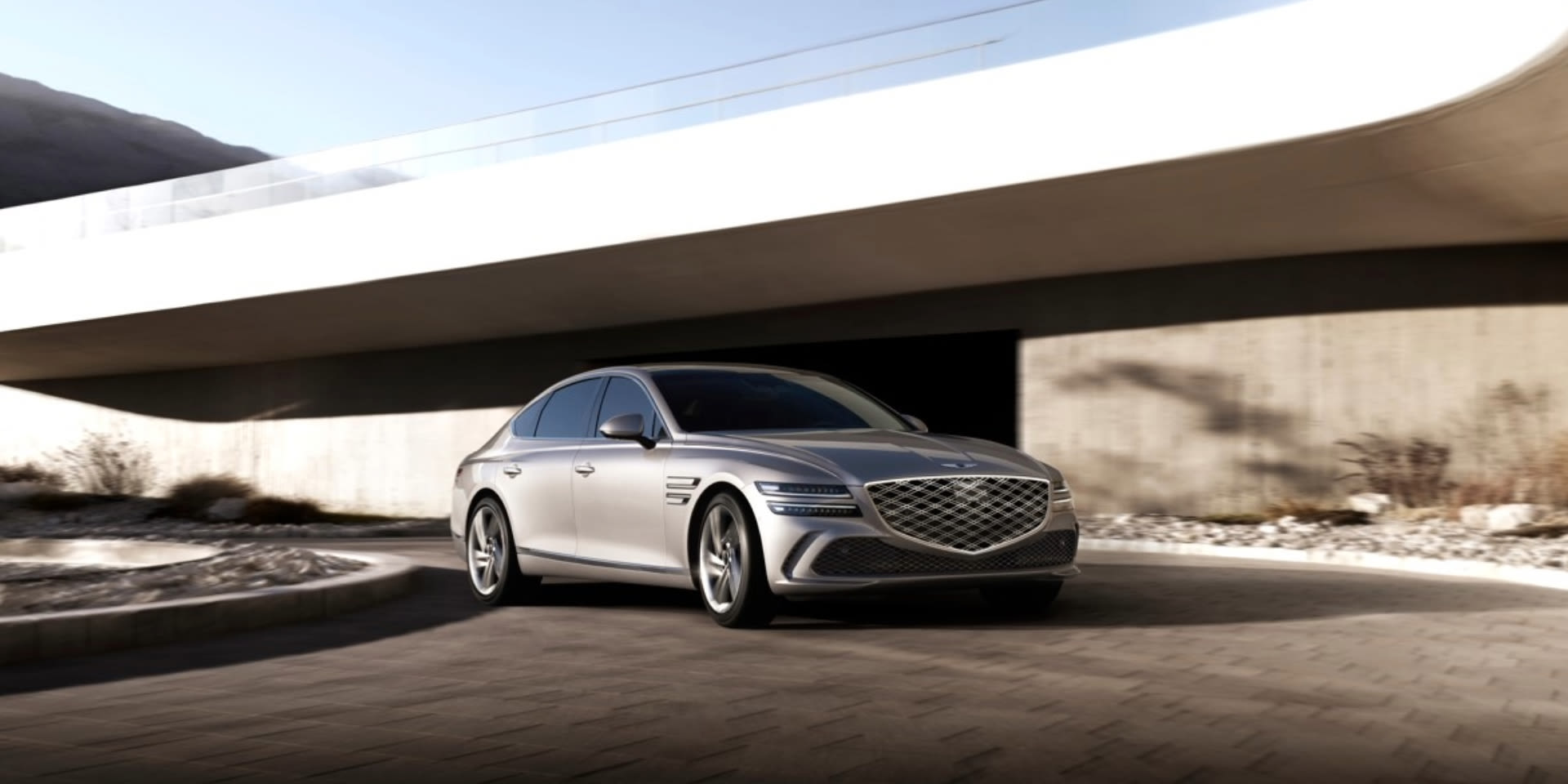 רכב יוקרה ג'נסיס עם השירות היוקרתי של genesis