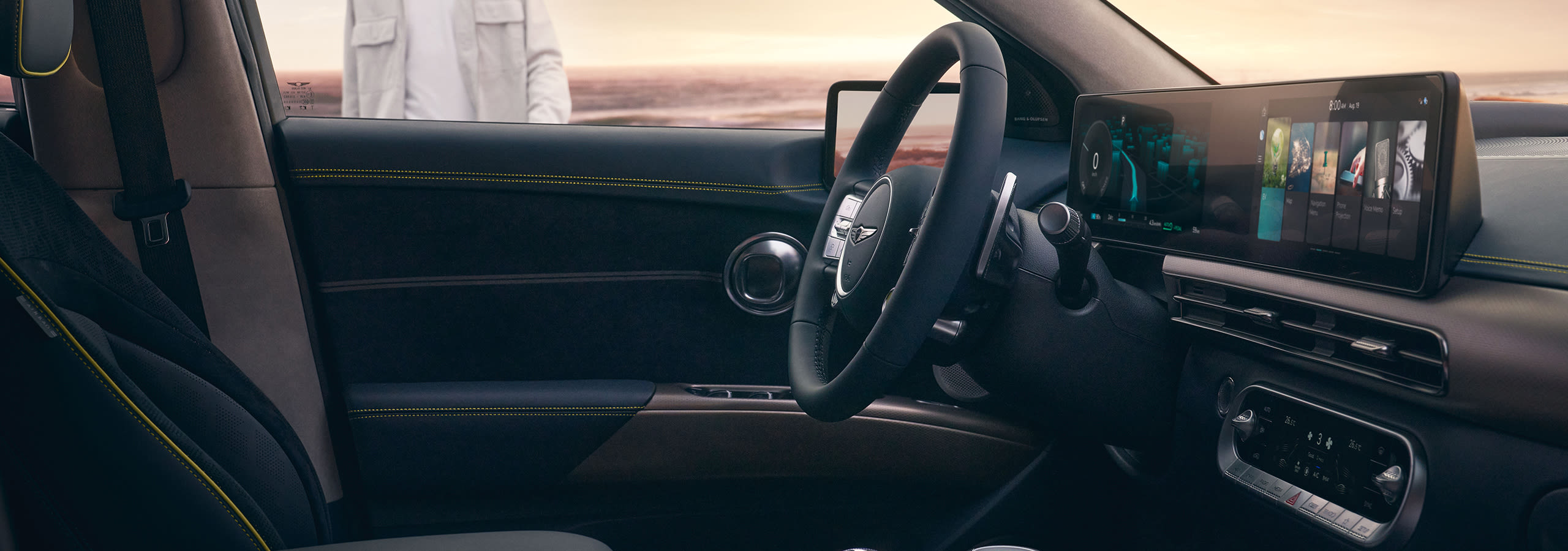 פנים הרכב של ג'נסיס GV60 ומערכת המולטמידיה