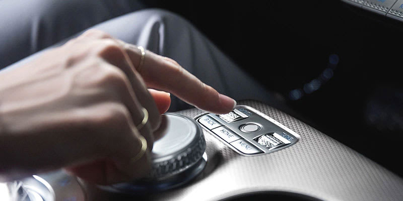 רכב יוקרה ג'נסיס GV60