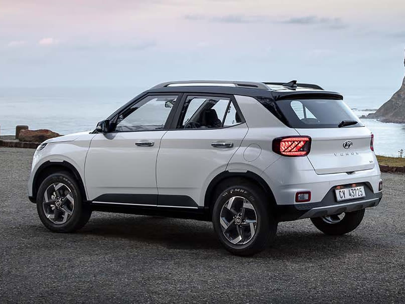 ג'יפון וניו צבע לבן צילום מצד ימין