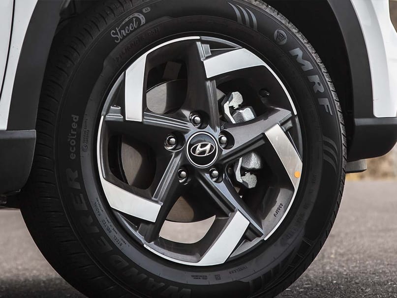 לגזור ולשמור: מתי רצוי לבדוק את לחץ אוויר בצמיגים