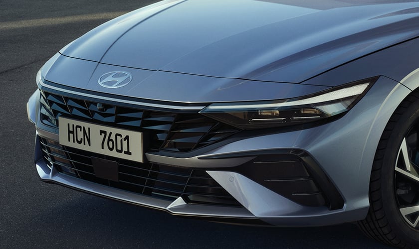 צילום פנס צד ימין של הרכב