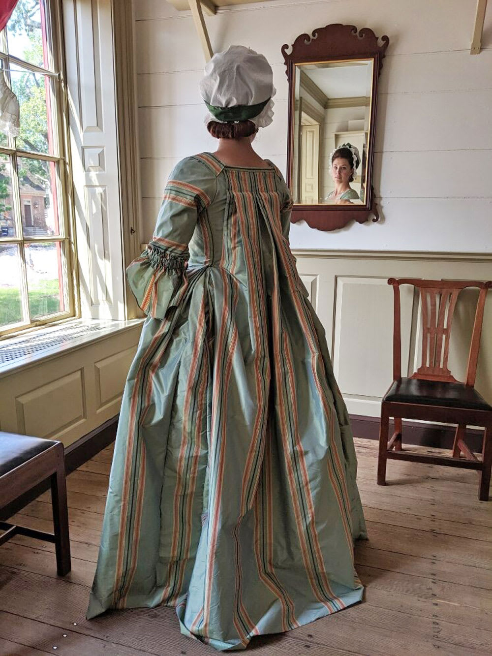 Colonial Dress - History for kids