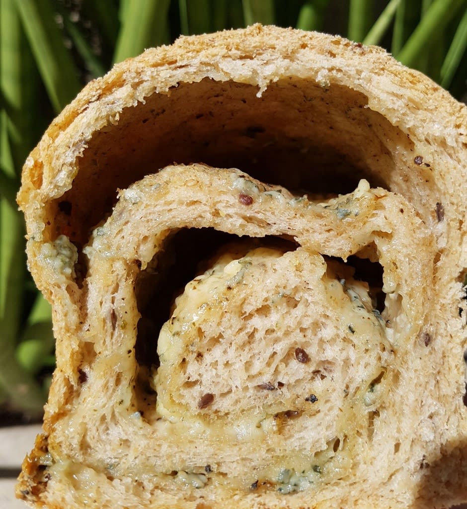 Pão Integral com Gorgonzola e Damasco - 450g