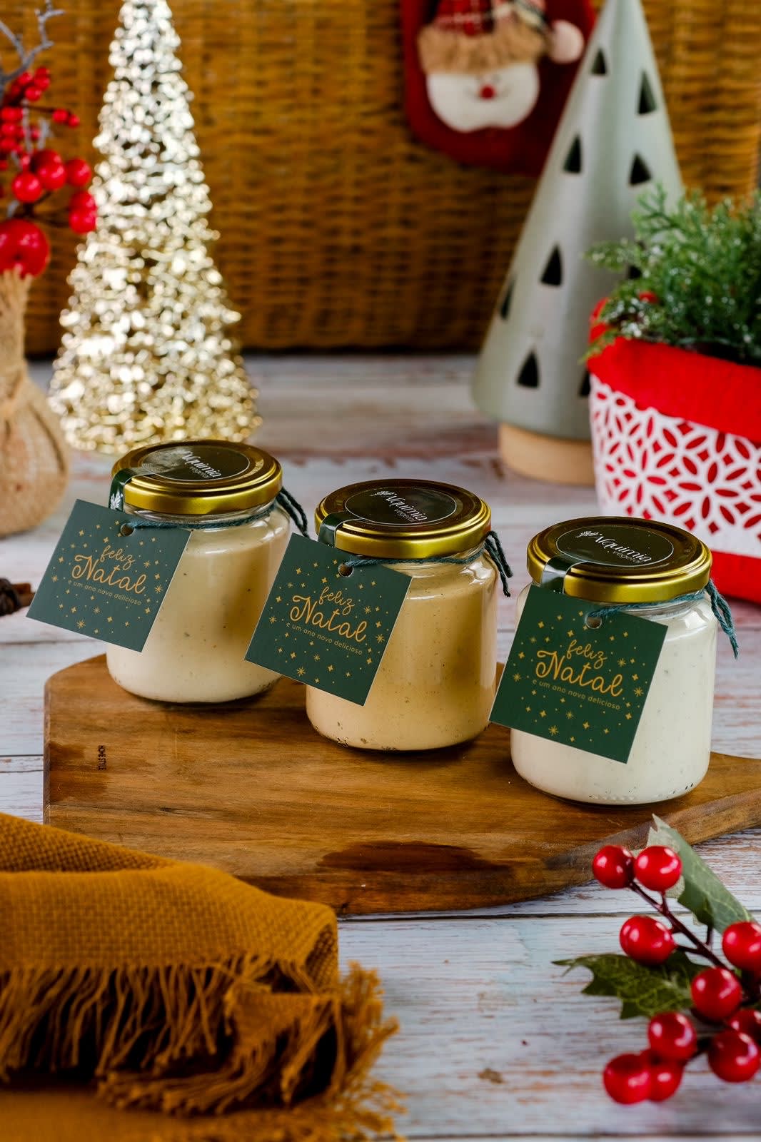 Pastinha Plant Bacon –  200g   Castanha de caju, tofu orgânico, leite de amêndoas, azeite, limão, sal, alho, extrato de levedura, tempero preparado de fumaça e especiarias.
