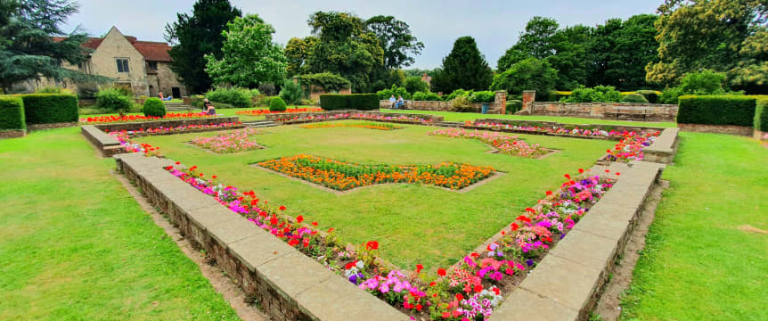 Priory Gardens