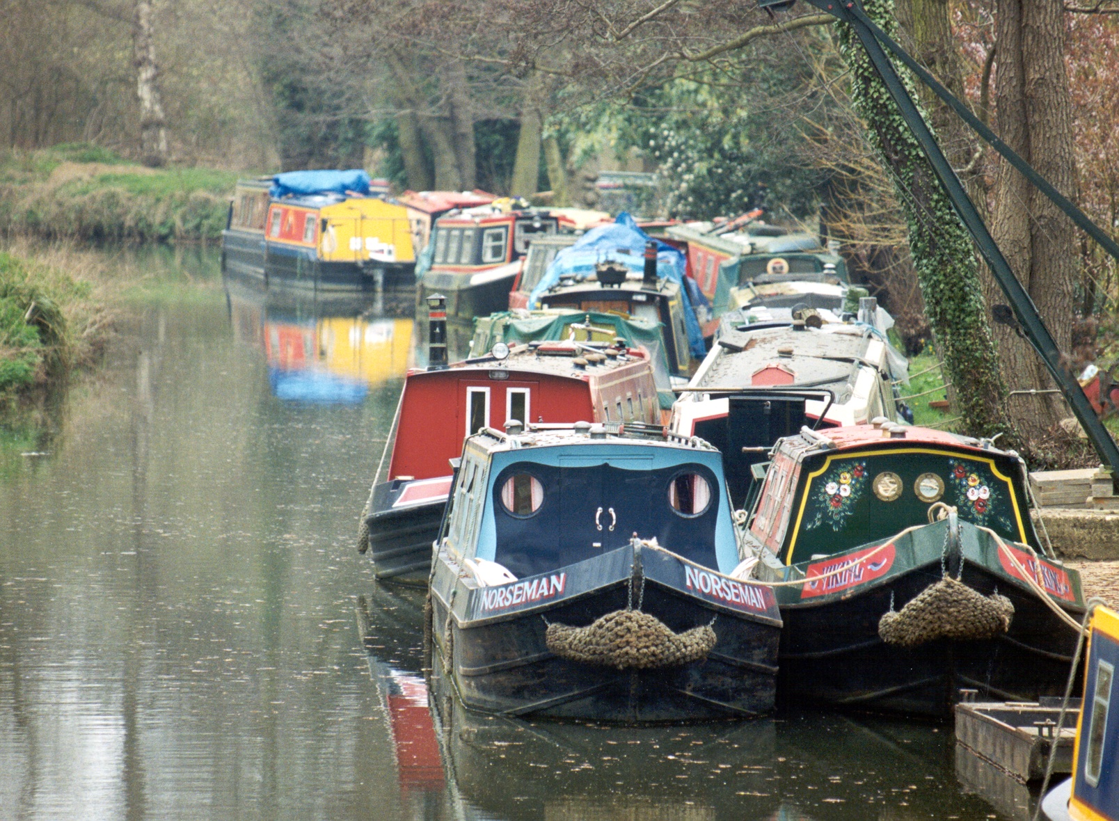 Picture of the boat house on the river wey