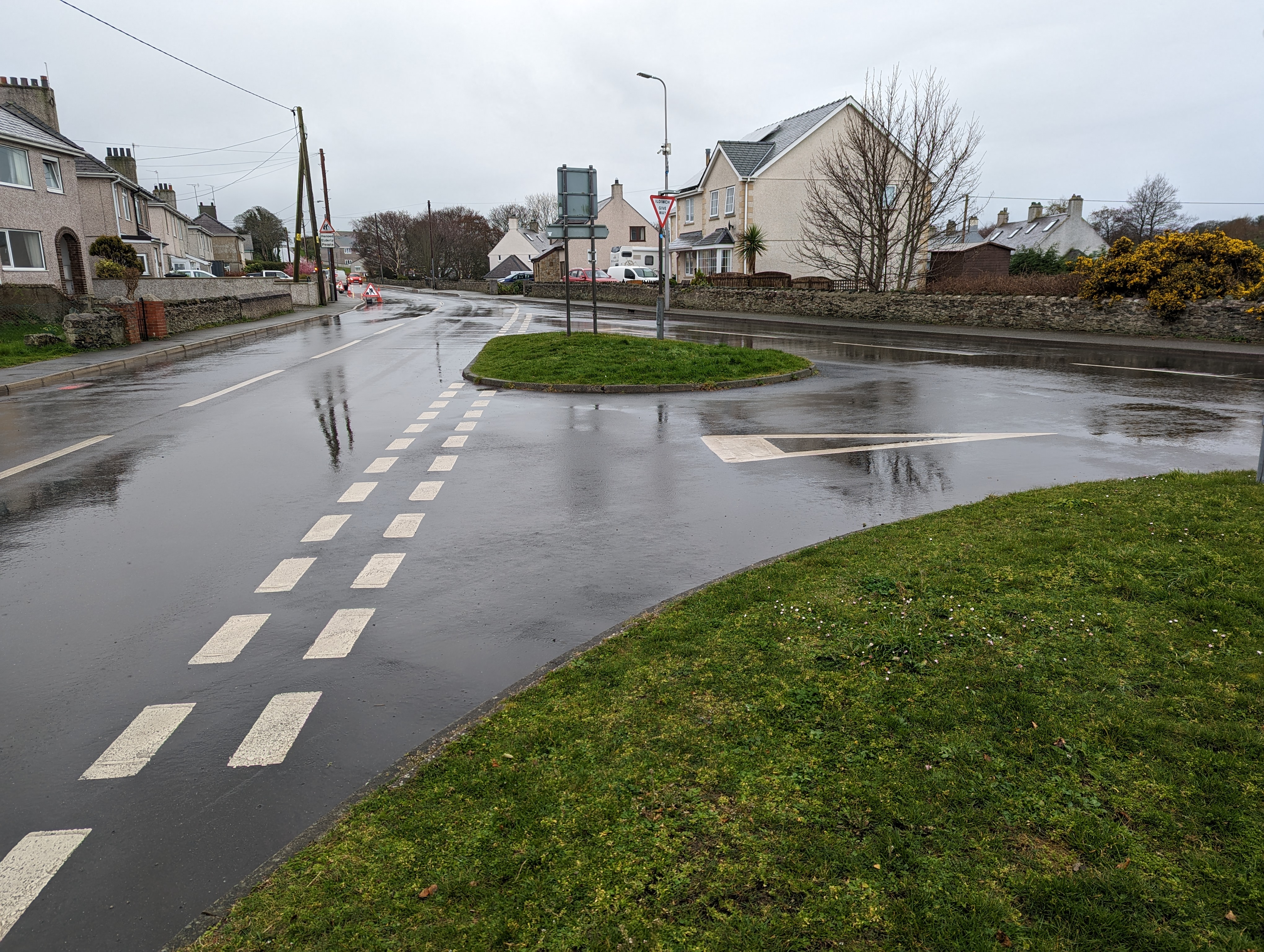 Corridor 4 along Ffordd Madyn before the proposed improvements