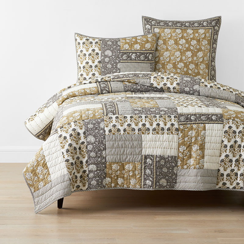 Leilani Floral Medallion Patchwork Quilt