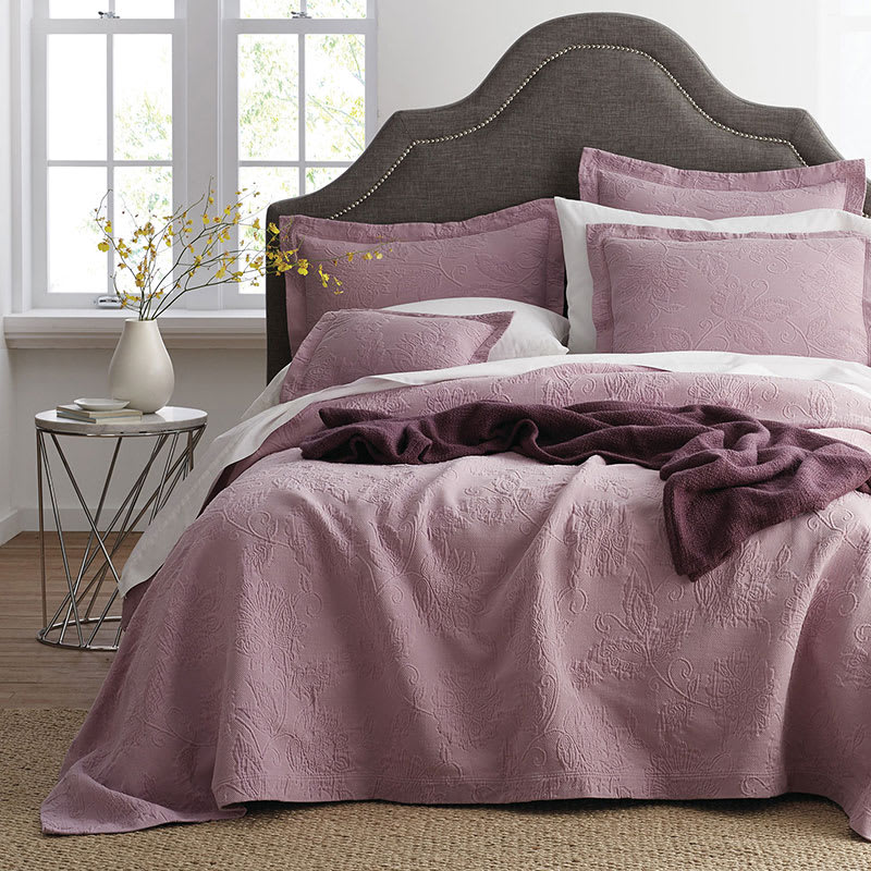 Bedspread stores outlet