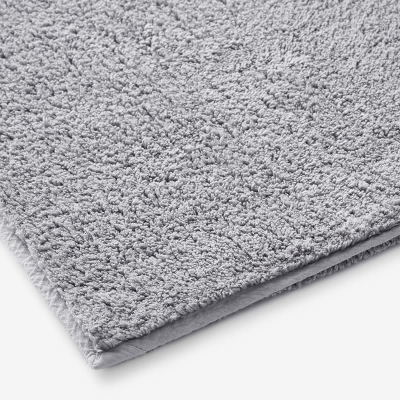 Clean Spaces Aure 100% Cotton Reversible Antimicrobial Bath Rug - White / 20x32