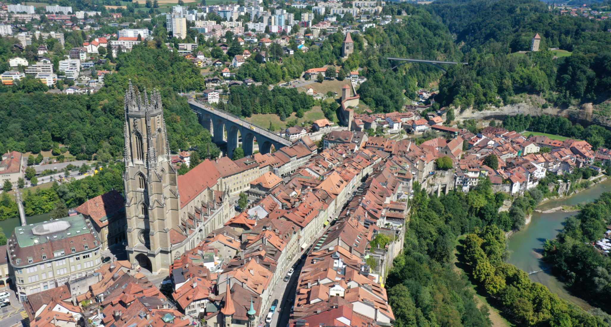 Vue aérienne de la ville de Fribourg