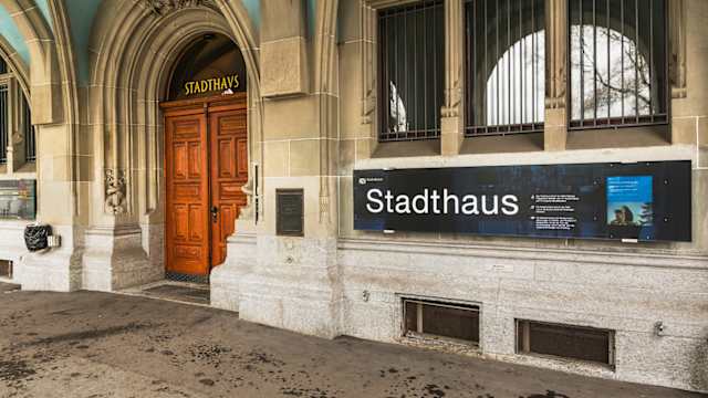 Eingang eines Schweizer Stadthauses