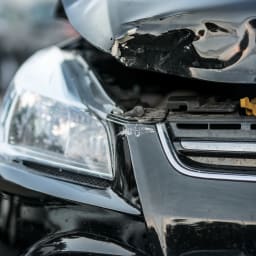 Une voiture a subi un dommage total.