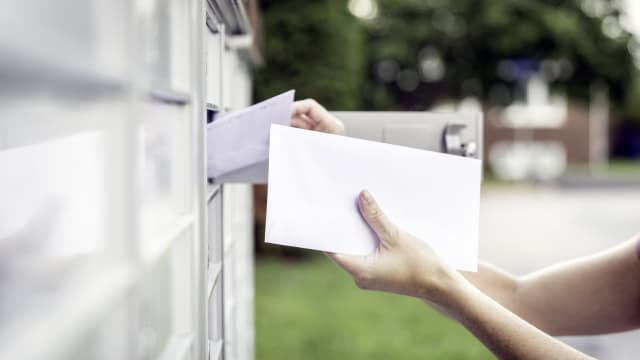 Nachsendeauftrag Post: Umzug bei der Post melden und Briefe umleiten | Comparis