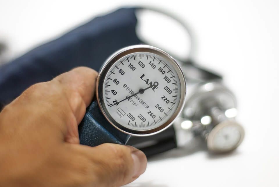 Graviola - Para que Serve e Quais os Benefícios à Saúde Também a Graviola apresenta propriedades hipotensora capaz de manter a pressão arterial baixa.