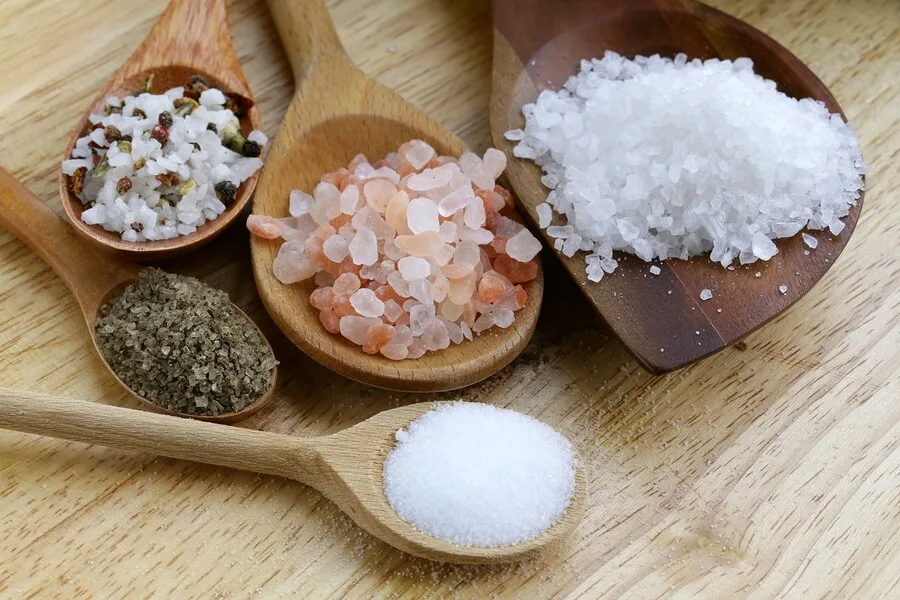 Não Existe Diferença Entre Sal Refinado e Sal Integral.