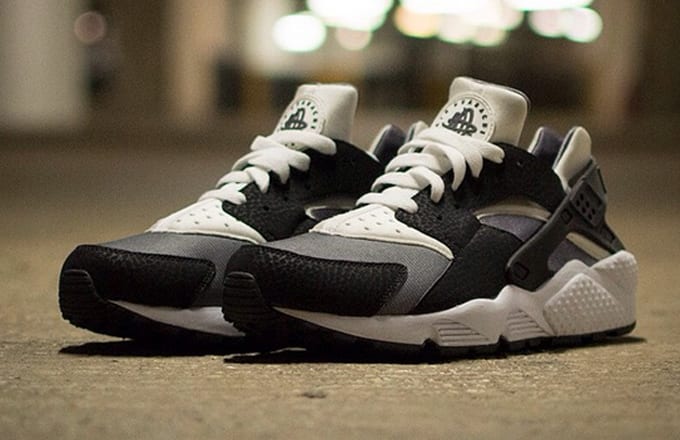 nike huarache black and white on feet nike huarache black and white on feet