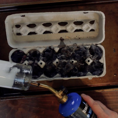 Egg Carton Fire Starter: Man Hacks