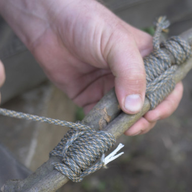 How to Bind Two Sticks Together Using a Round Lashing