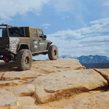 Casey Currie’s 2017 Bruiser Converted JKU | Mod Madness